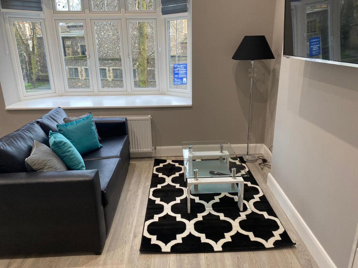 Amazing Central High Street Self Contained Apartments By Syl Watford  Luaran gambar