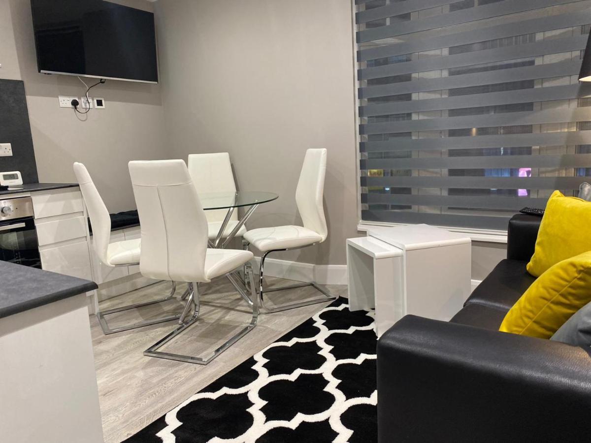 Amazing Central High Street Self Contained Apartments By Syl Watford  Luaran gambar