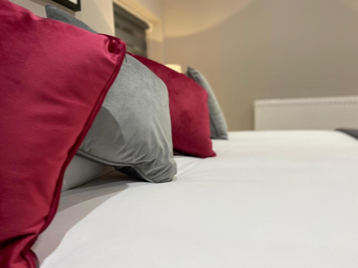 Amazing Central High Street Self Contained Apartments By Syl Watford  Luaran gambar