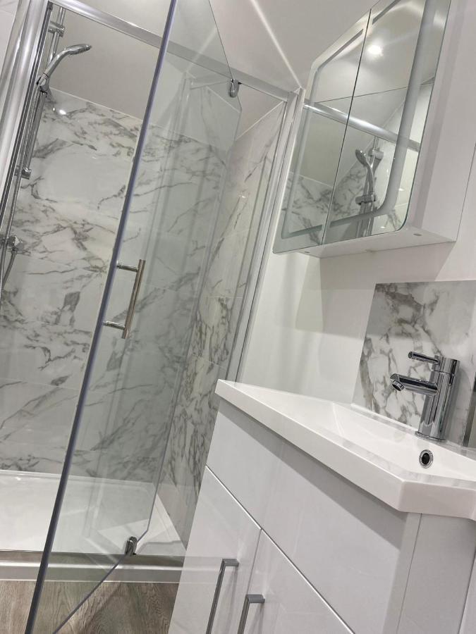 Amazing Central High Street Self Contained Apartments By Syl Watford  Luaran gambar